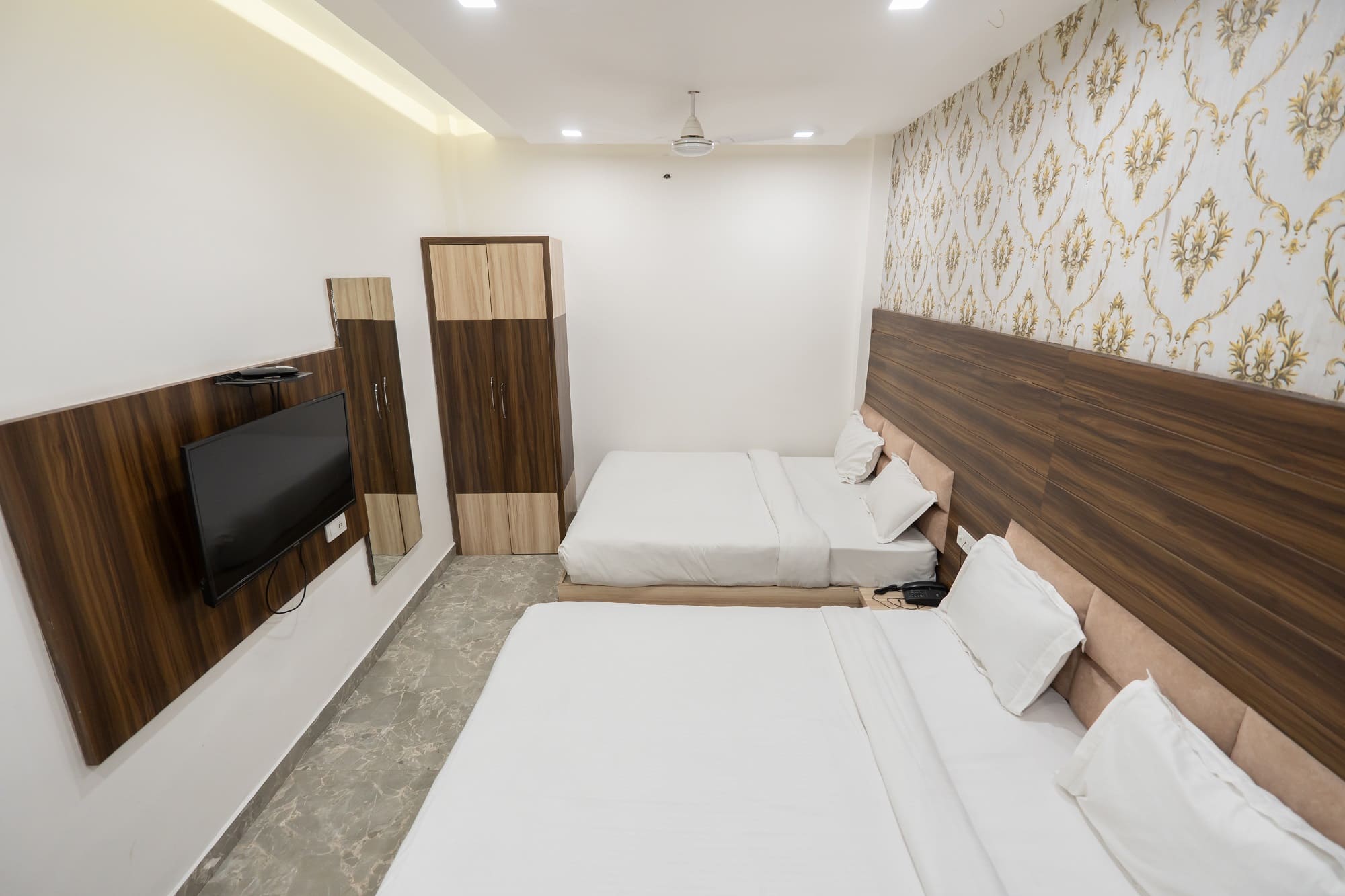 Hotel With Restaurant in Amritsar