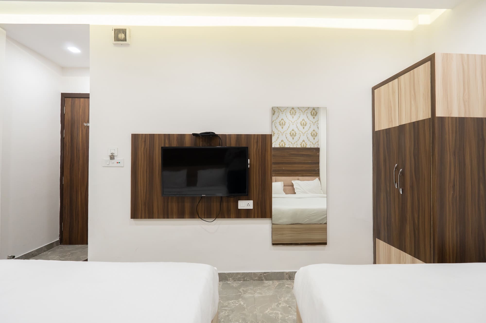 Hotel With Restaurant in Amritsar